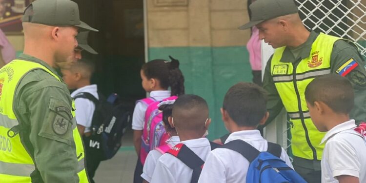 Gobierno nacional se despliega en el país por regreso a clases