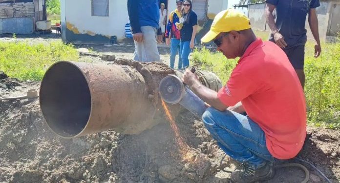 Reparan tubería del sistema de aducción Las Cuicas en Araya