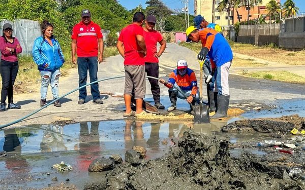 Un total de 1.500 familias serán favorecidas con los trabajos de reparación de colector caído en la plaza Valentín Valiente