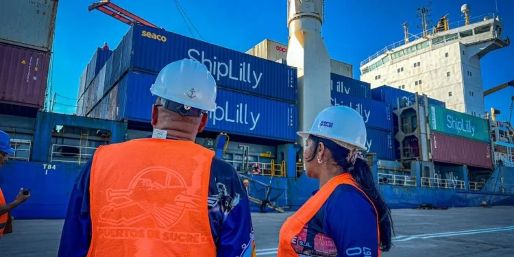 Arribó segundo buque de carga contenerizada al puerto de Sucre