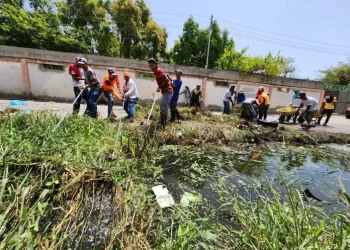 Ejecutan limpieza en cuatro canales de Cumaná