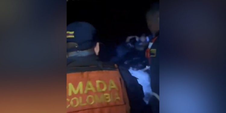 15 personas rescatadas, una fallecida y cuatro desaparecidas deja naufragio de migrantes en isla colombiana de San Andrés