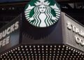 Starbucks cambia de CEO para impulsar sus acciones; el Mexbol subió 1,20%