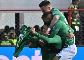 En conspiración con la altura, Bolivia castiga a Venezuela y se ilusiona