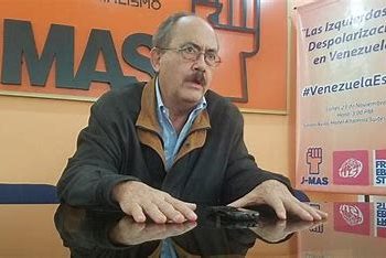 El secretario general del partido Movimiento al Socialismo (MAS), Felipe Mujica