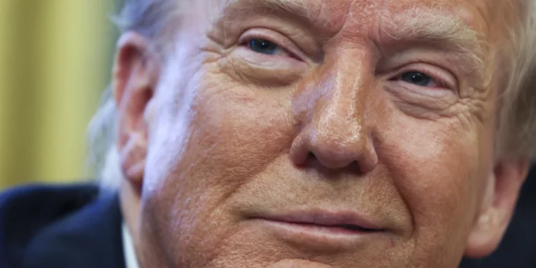 Trump dice que ofrecerá “tarjetas doradas” por 5 millones de dólares para obtener la nacionalidad