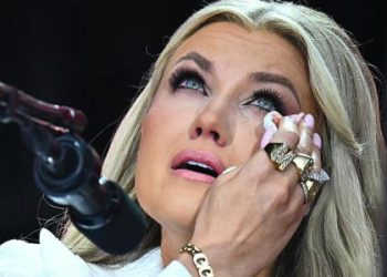 Cómo la mezcla de política y religión en el homenaje a Charlie Kirk nos ofrece un vistazo al futuro del movimiento MAGA